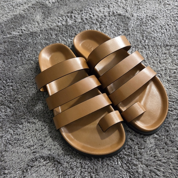 A EMERY Women's Brown Leather Sandals - Picture 10 of 10